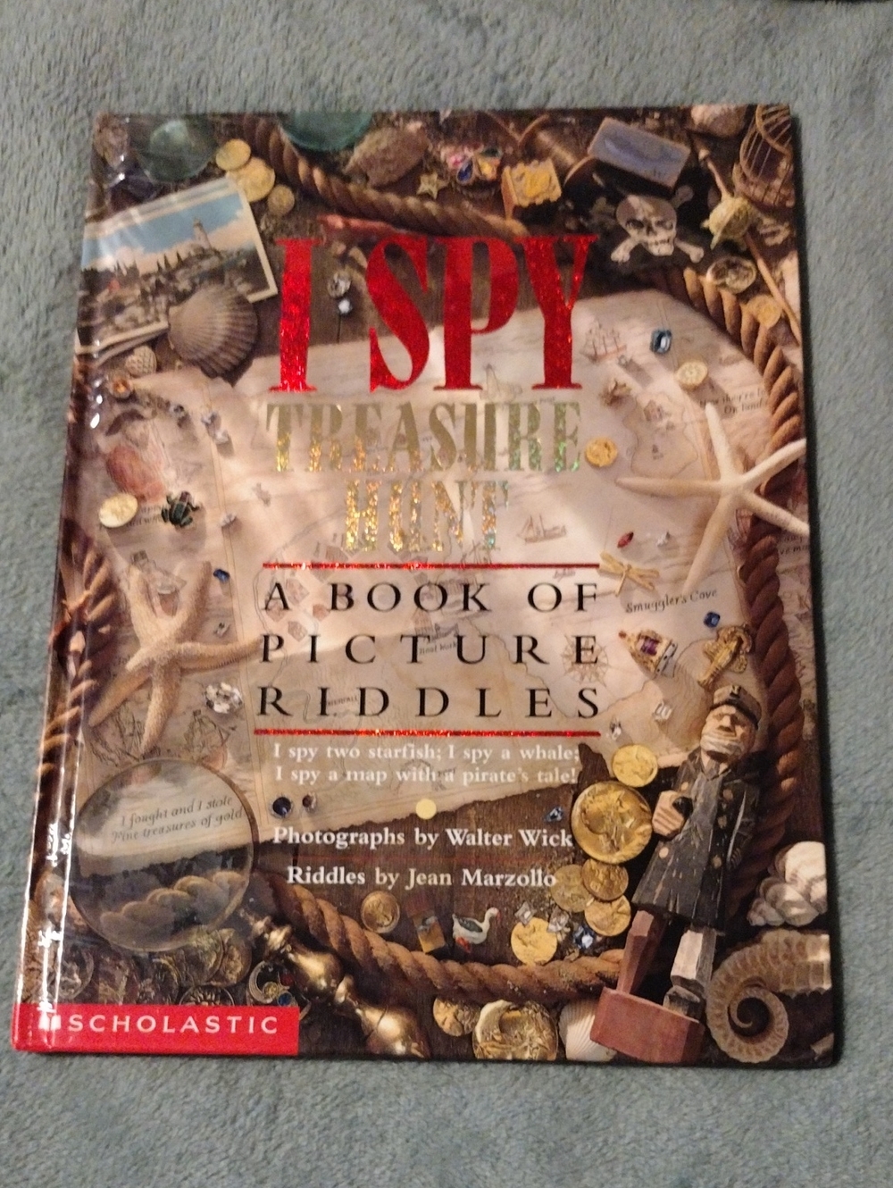 Scholastic I SPY Treasure Hunt Picture Riddles Hardcover Book